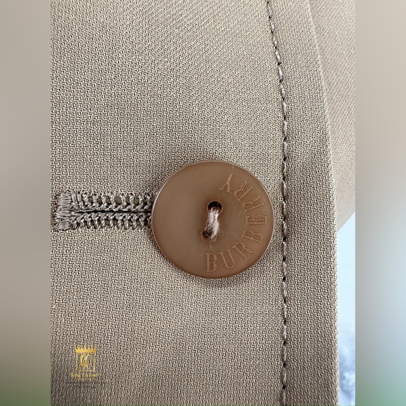 Burberry jacket - Picture 5 of 12